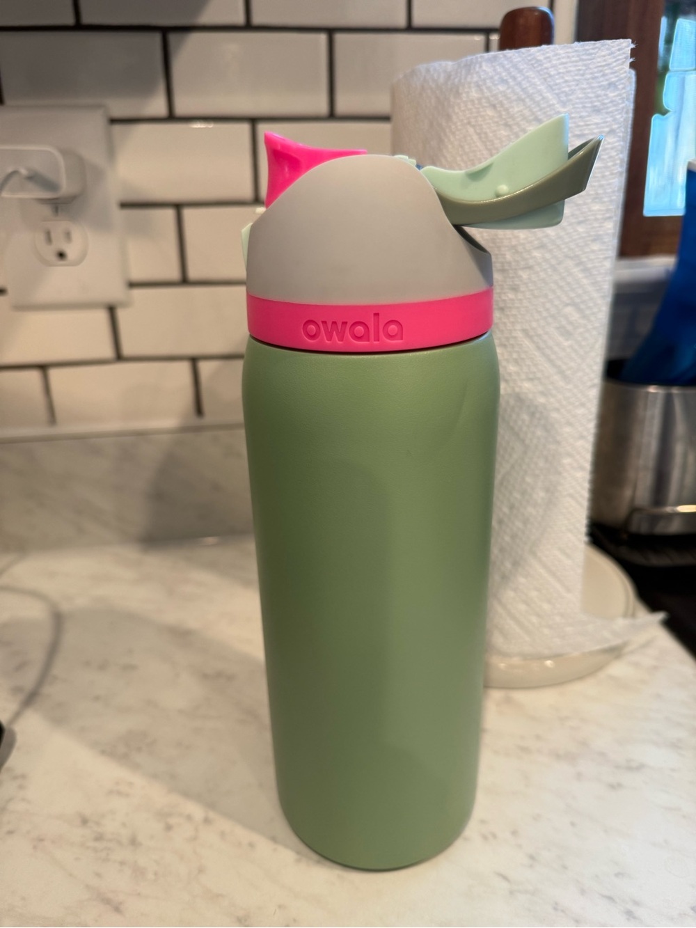 Owala Water Bottle - Picture 4 of 5